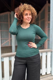 Paita mallin p&auml;&auml;ll&auml; edest&auml;