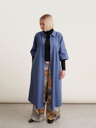 Mekkoa voi käyttää myös auki napitettuna