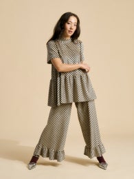 Vanda paita ja Nanda housut mallilla