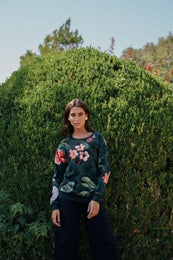 Collegepaita mallin p&auml;&auml;lll&auml; edest&auml;