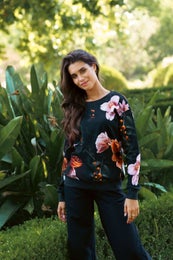 Collegepaita mallin p&auml;&auml;ll&auml;