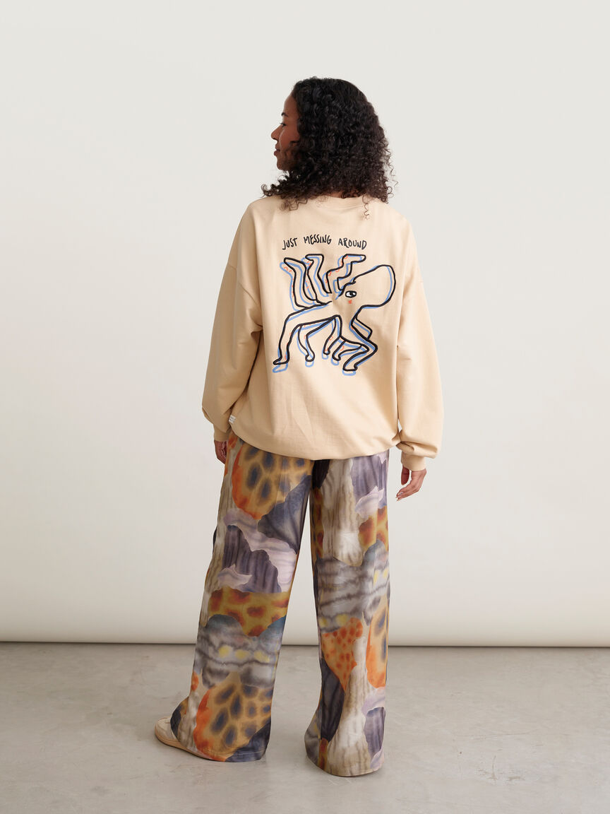 Mainio Messing Around collegepaita